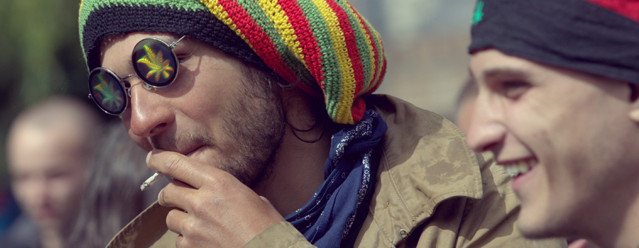 scegliere cannabis comportamento aggressivo piuttosto alcol malsano alcolismo dipendenza