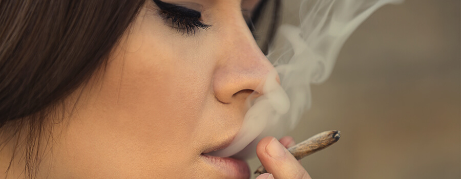 Fumare La Cannabis Ammuffita