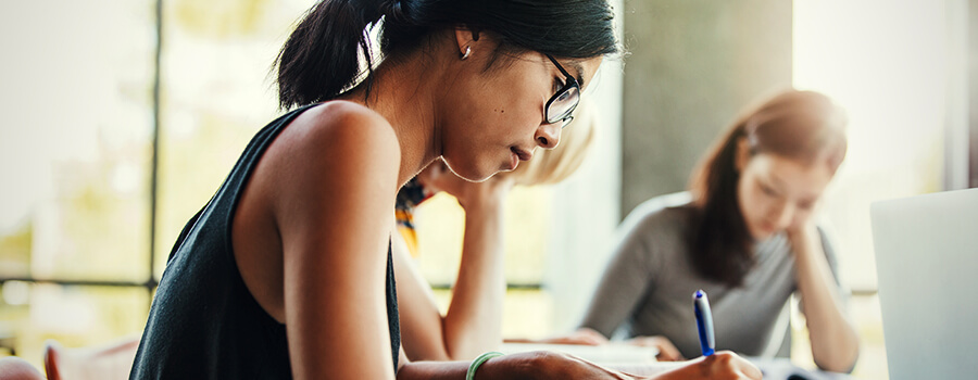 Duro Lavoro Degli Studenti Prima Di Fumare