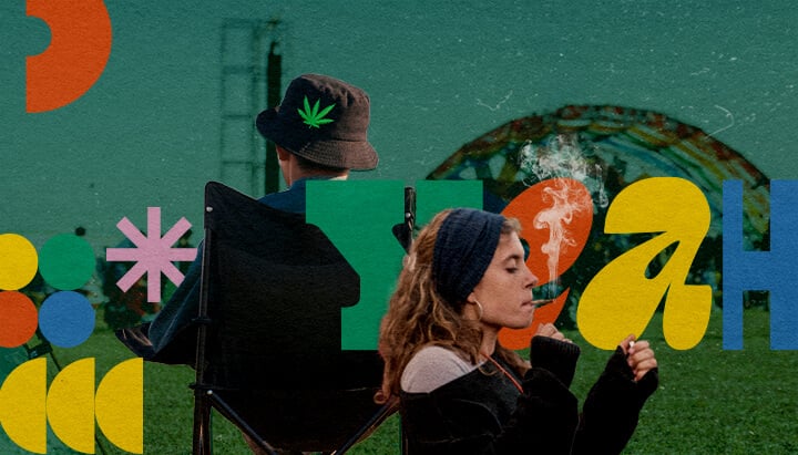 Migliori Festival Musicali Amichevoli alla Marijuana 2025 Una persona che fuma una canna a un festival musicale amichevole alla marijuana nel 2025, seduta su una sedia con un'altra persona sullo sfondo, su uno sfondo colorato di forme geometriche verdi, arancioni e gialle e un cappello con foglia di cannabis.