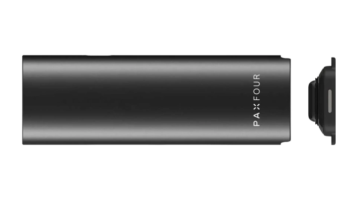 Vista prodotto del vaporizzatore PAX Four tenuto in mano Vaporizzatore PAX Four tenuto in una mano, con corpo sottile e opaco, dimensioni compatte e indicatore LED a petali sulla parte frontale