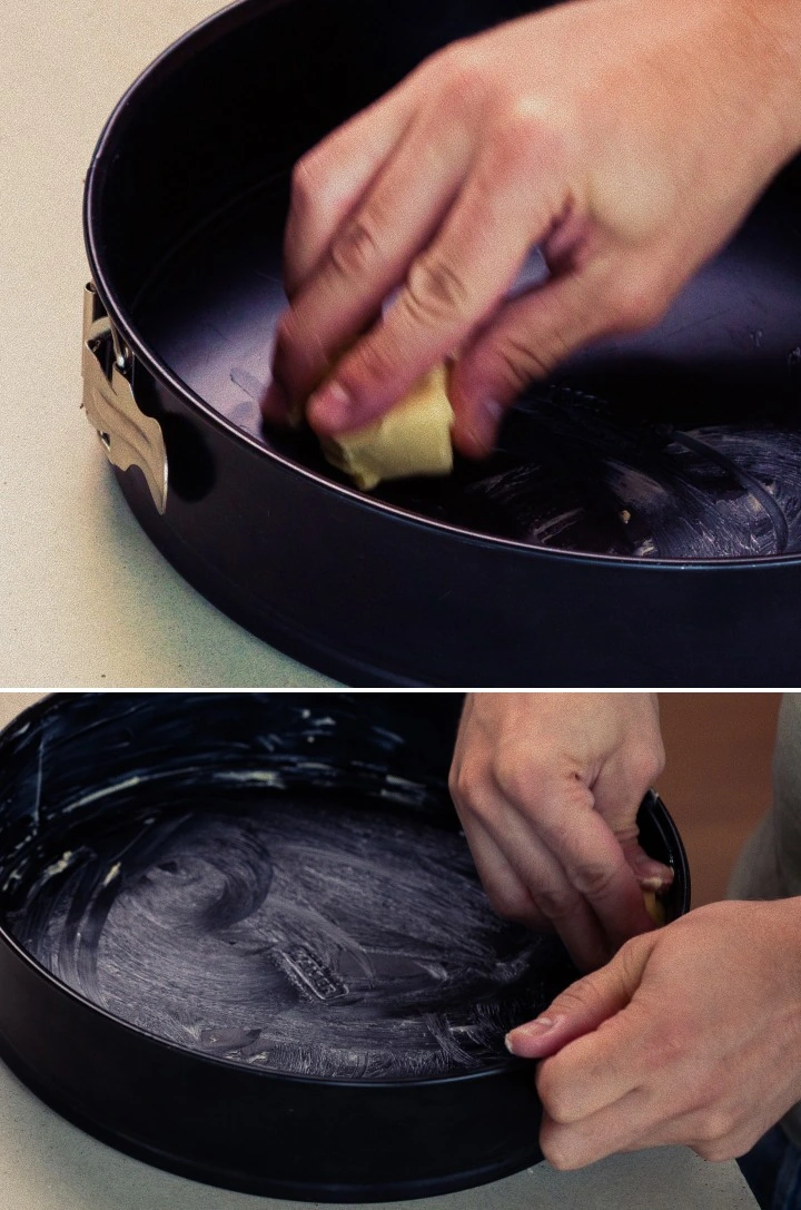 Imburrare una tortiera a cerniera con burro