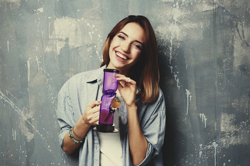 Alternative all'Acqua nel Bong Per Amplificare il Gusto della Cannabis