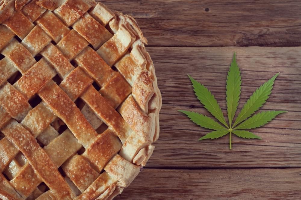 Come Fare la Torta di Mele all'Americana con Cannabis