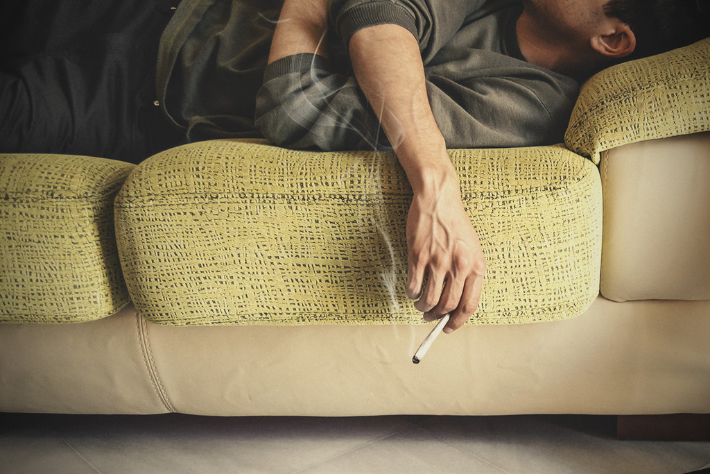 Perché possiamo sentirci stanchi dopo aver fumato cannabis?