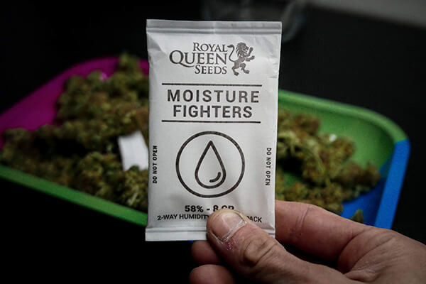 Bustine per il Controllo dell'Umidità Bustine per il Controllo dell'Umidità